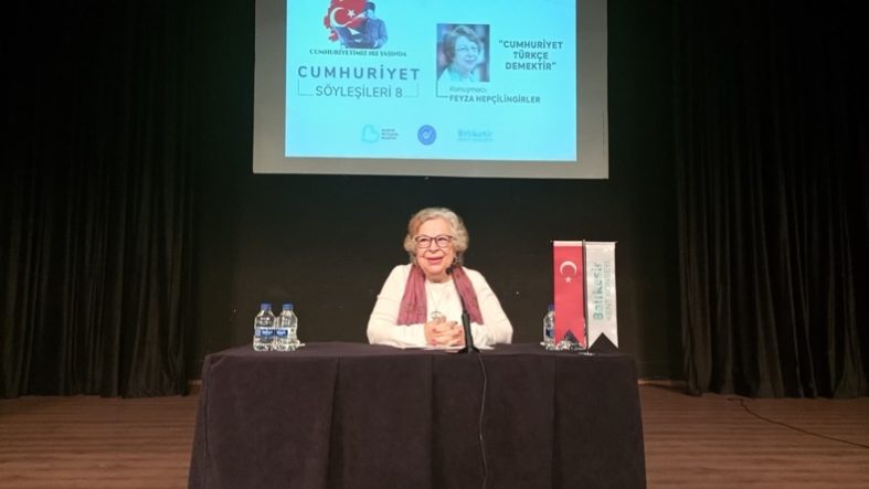 “Cumhuriyet Türkçe Demektir” Balıkesir’de Anlamlı Söyleşi