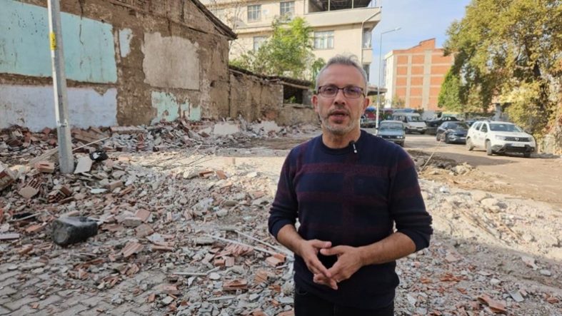 Deprem Araştırmacısı Ahmet Yakut, Sındırgı'da 36 saat geçirdi, depremlerin karakteristiğini anlattı