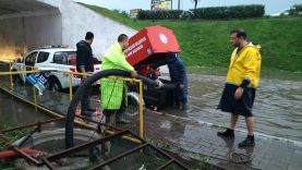 Edremit Belediyesi’nden Şiddetli Yağış Önlemleri: Menfezler ve Mazgallar Temizleniyor