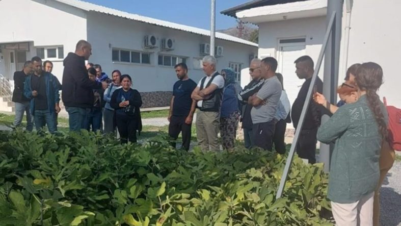 Edremitli çiftçilere iklim değişikliği ve sulama eğitimi verildi