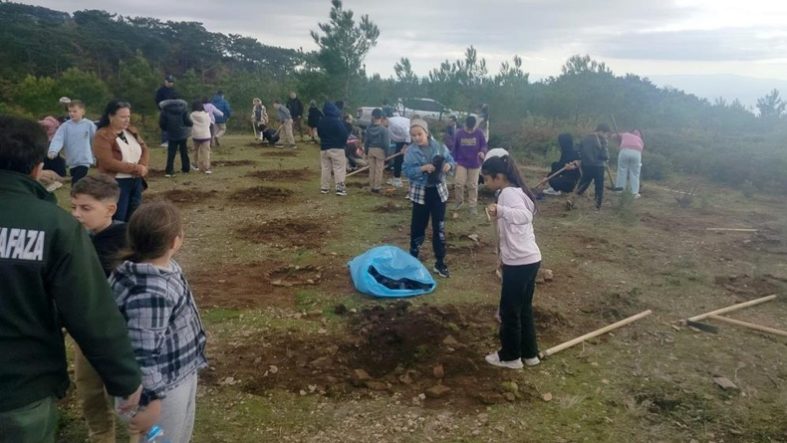 Edremit’te C-130 kazası şehitleri için fidanlar dikildi