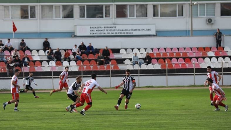 Gömeç ve Burhaniye liderliklerini korudu