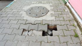 Mehmetçik Caddesi’nde Tehlikeli Kaldırım!