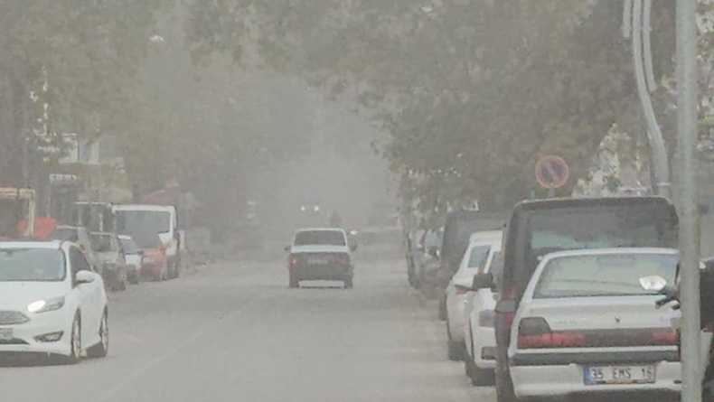 Sındırgı’da sis etkili oldu