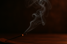 Tütsü: Arınma mı, Görünmeyen Bir Tehlike mi?