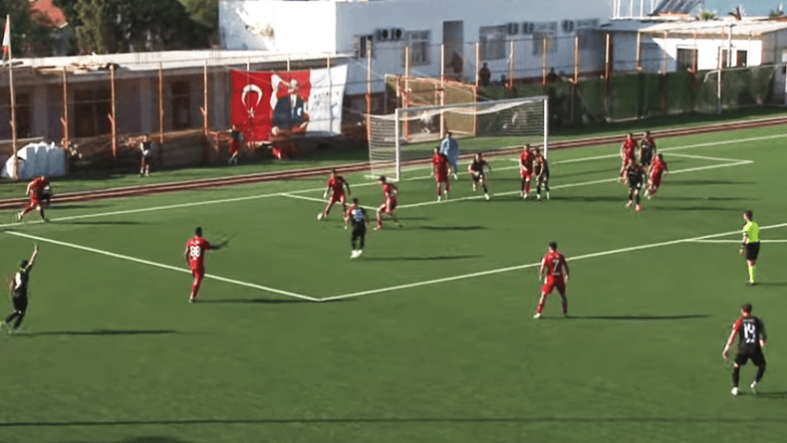 Ayvalıkgücü Belediyespor, Karşıyaka ile berabere kaldı