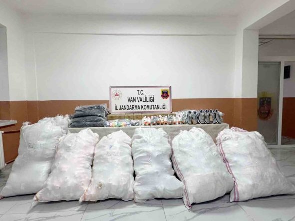 Başkale’de 4 milyon 163 bin TL değerinde kaçak malzeme ele geçirildi
