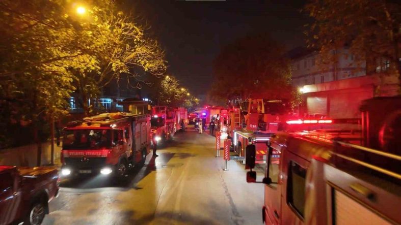 Dudullu OSB’de elektronik fabrikasında korkutan yangın