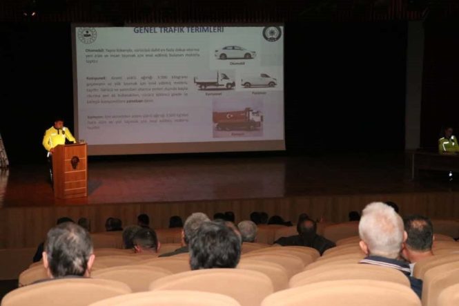 Eskişehir’de fahri trafik müfettişleri ile toplantı yapıldı