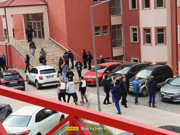 Gümüşhane Üniversitesi’nde silahlı rehine krizi