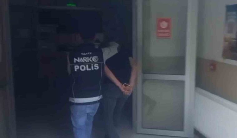 Hatay’da hapis cezası ile aranan 2 şahıs yakalandı