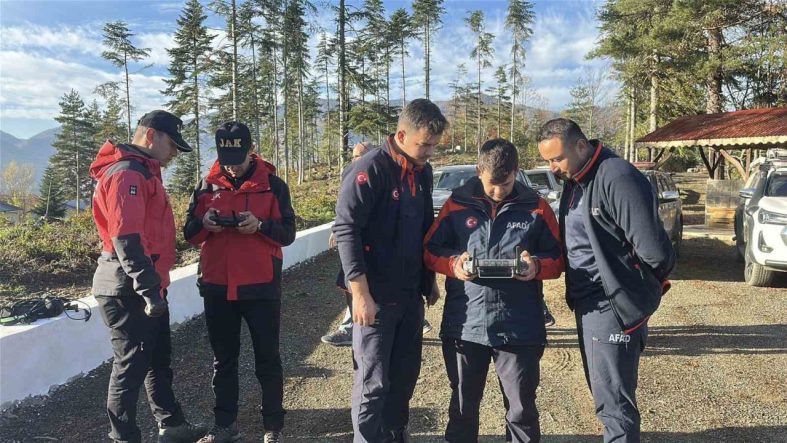 Kastamonu’daki kayıp anne ve oğlunu arama çalışmaları üçüncü gününde devam ediyor