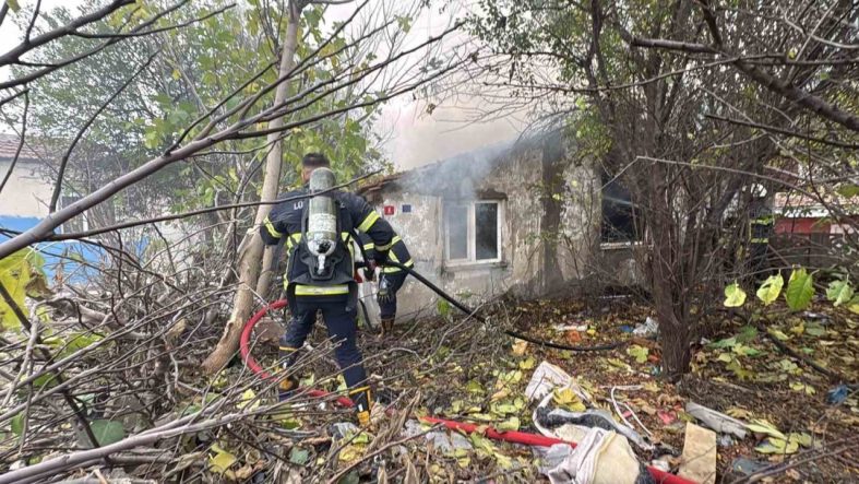 Kırklareli’nde metruk binada yangın