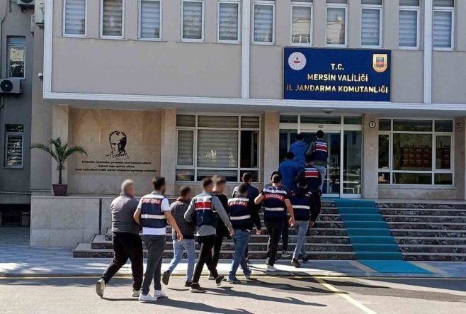 Mersin’de aranan 26 şahıs jandarma ekiplerince yakalandı