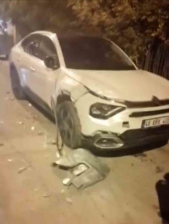 Muş’ta alkollü sürücü 5 araca çarparak kaçtı