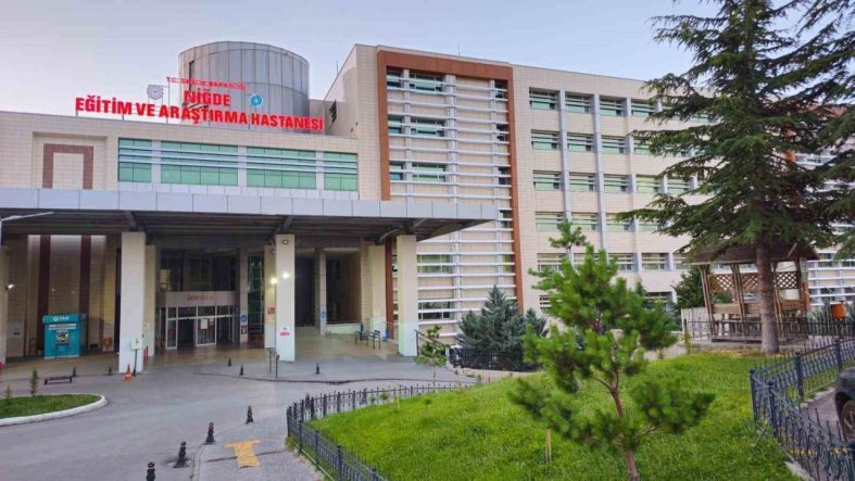 Niğde’de hastane ek binasında çıkan yangın kısa sürede söndürüldü