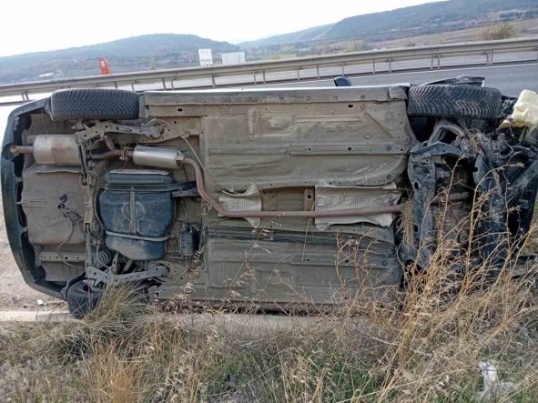 Otomobil yoldan çıktı, 1 yaralı