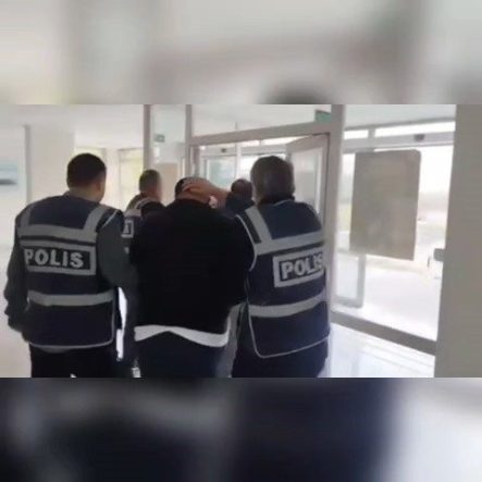 Silahla mala zarar veren firari şüpheliler yakalandı