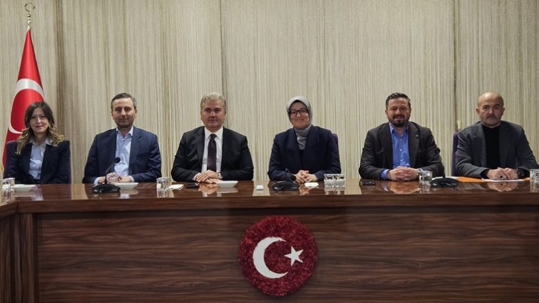 AK Parti Balıkesir İl Yönetimi Toplandı