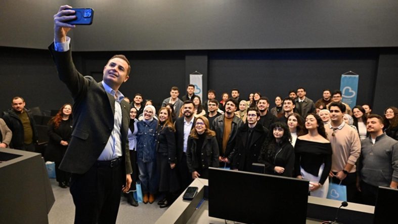 Ahmet Akın “Gençlerimizin her talebi bizim önceliğimiz”