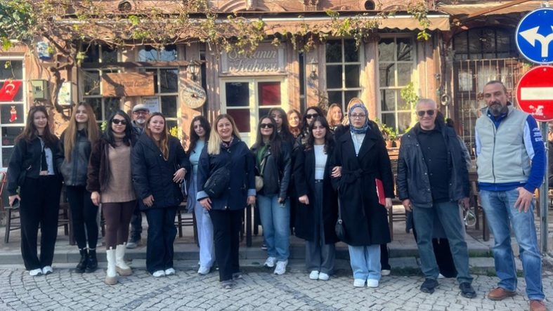 Ayvalık’ın Tarihi Sokakları Dersliğe Döndü