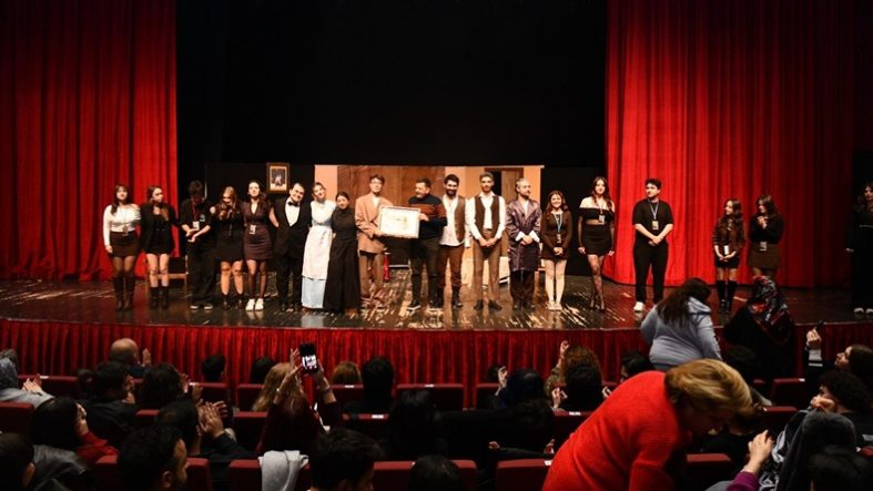 Balıkesir Büyükşehir, hafta sonlarını tiyatroyla renklendiriyor