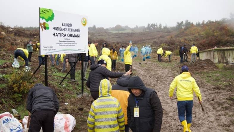 Balıkesir Fenerbahçeliler Derneği’nden Örnek Çevre Hareketi