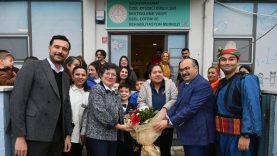 Balıkesir Valisi Ustaoğlu, Otizmli Bireyleri Destekleme Vakfı’nı Ziyaret Etti