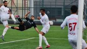 Balıkesir derbisini farklı kazanan Etispor liderliğe yükseldi