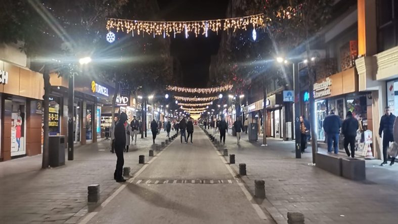 Balıkesir’de Akşamlar Işıl Işıl