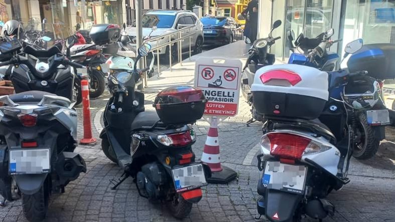 Balıkesir’de Engelli Rampaları İşgal Altında