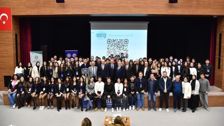 Balıkesir'de İşte Mühendis kariyer buluşmasında gençler sektörle bir araya getirdi