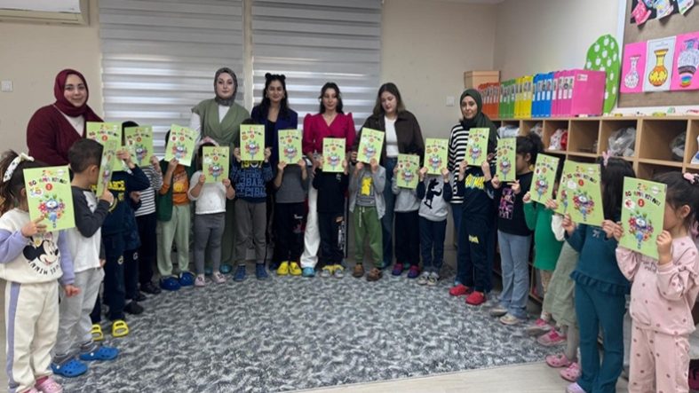 Balıkesir'de Miniklere Eğlenceli 112 Tanıtımı BAÜN Öğrencilerinden Renkli Etkinlik