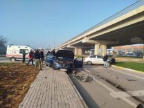 Balıkesir'de dur levhasına uymadı, kavşakta kaza 1 yaralı