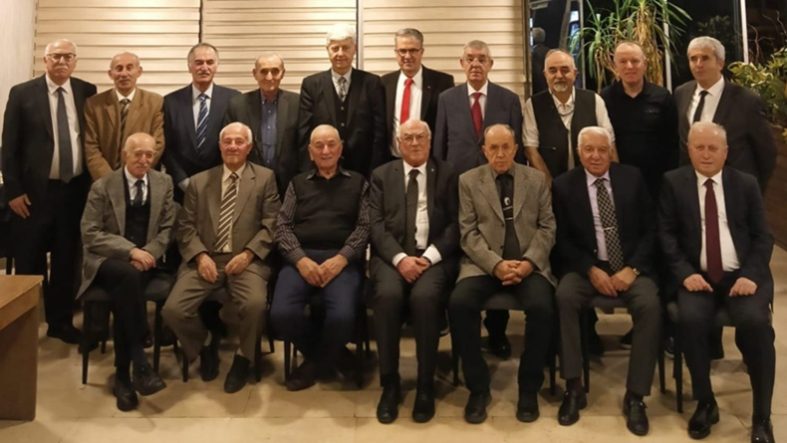 Balıkesir’in Efsane Okul Müdürleri Yeniden Bir Arada Eğitim Çınarları Geleneksel Buluşmada Kucaklaştı