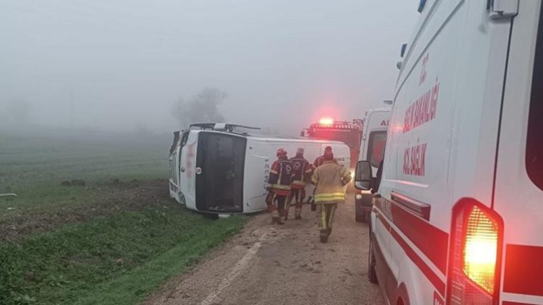 Bandırma’da okul servisi kaza yaptı 8 öğrenci hastaneye kaldırıldı