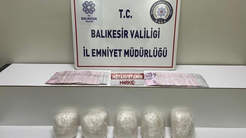 Edremit’te Yılbaşı Operasyonu! 5 Kilo Metamfetamin Ele Geçti”