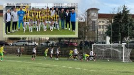 Gömeç Belediyespor ve Burhaniye Belediyespor koşar adım