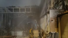 Gönen sanayi sitesinde üretim atölyesi alevlere teslim oldu