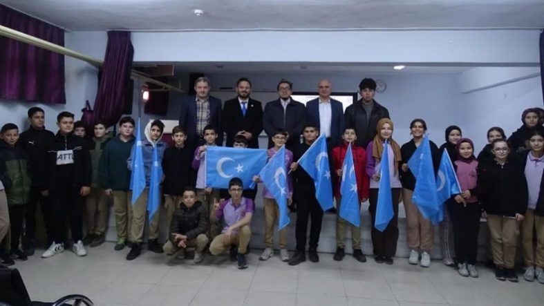 Havran İmam Hatip Ortaokulu'nda 10 Aralık Dünya İnsan Hakları Günü programı düzenlendi