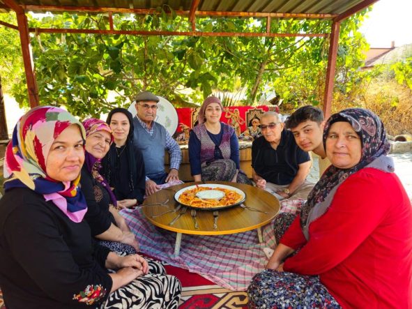 Sındırgı'da tarhana bezdirmesi bereketi