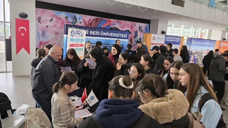 Ünilook Tercih Günlerinde Balıkesir Üniversitesi Parladı Aday Öğrenciler Standı Doldurdu