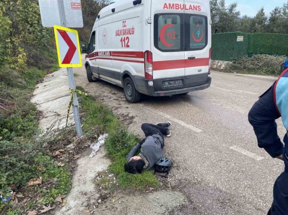 Bisikletli sürücü faciadan böyle döndü...Yaralı kurtuldu