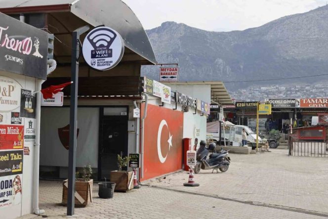 Hatay Büyükşehir Belediyesi, ücretsiz internet desteği vermeye başladı
