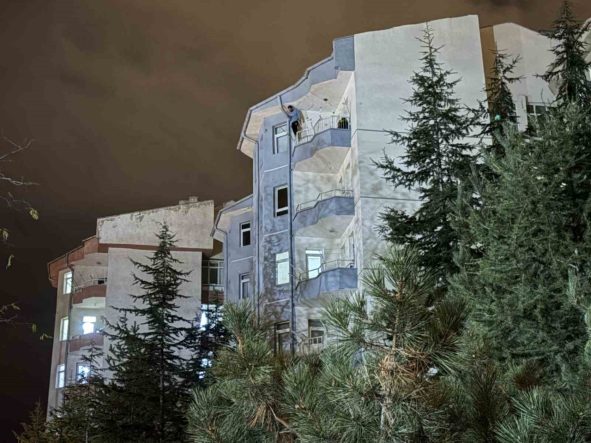 İntihara kalkışan şahıs 4 saatte ikna edildi