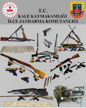 Kale’de kaçak silah ve mühimmatla yakalanan 9 şüpheli gözaltına alındı