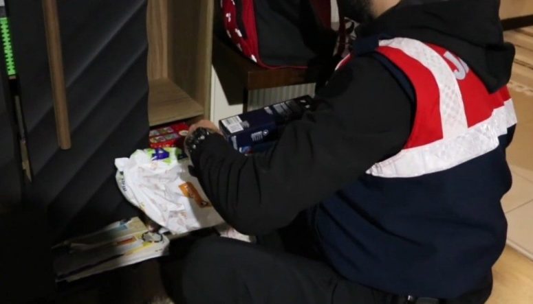 Mersin’de sosyal medya dolandırıcılarına jandarma operasyonu