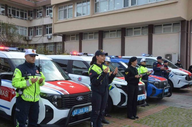 Sinop’ta emniyet ve jandarmaya 19 yeni araç tahsis edildi