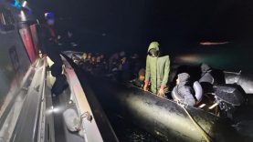 Balıkesir açıklarında 3’ü çocuk 29 göçmen yakalandı