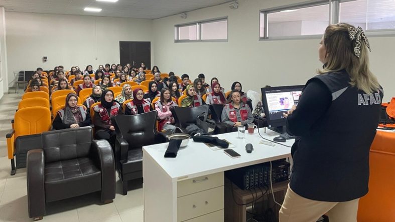 Balıkesir’de GENÇ MEB AKUB Ekiplerinden Afetlere Yönelik Uygulamalı Saha Eğitimi